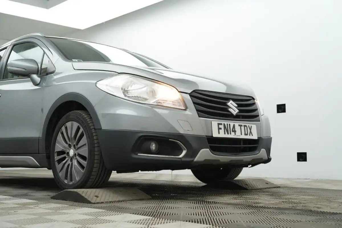 2014-suzuki-s-cross-16-sz4-big-4