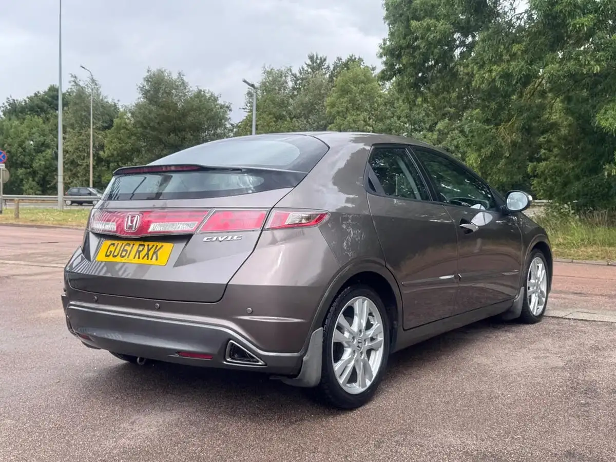 2011-honda-civic-18-es-t-auto-big-11