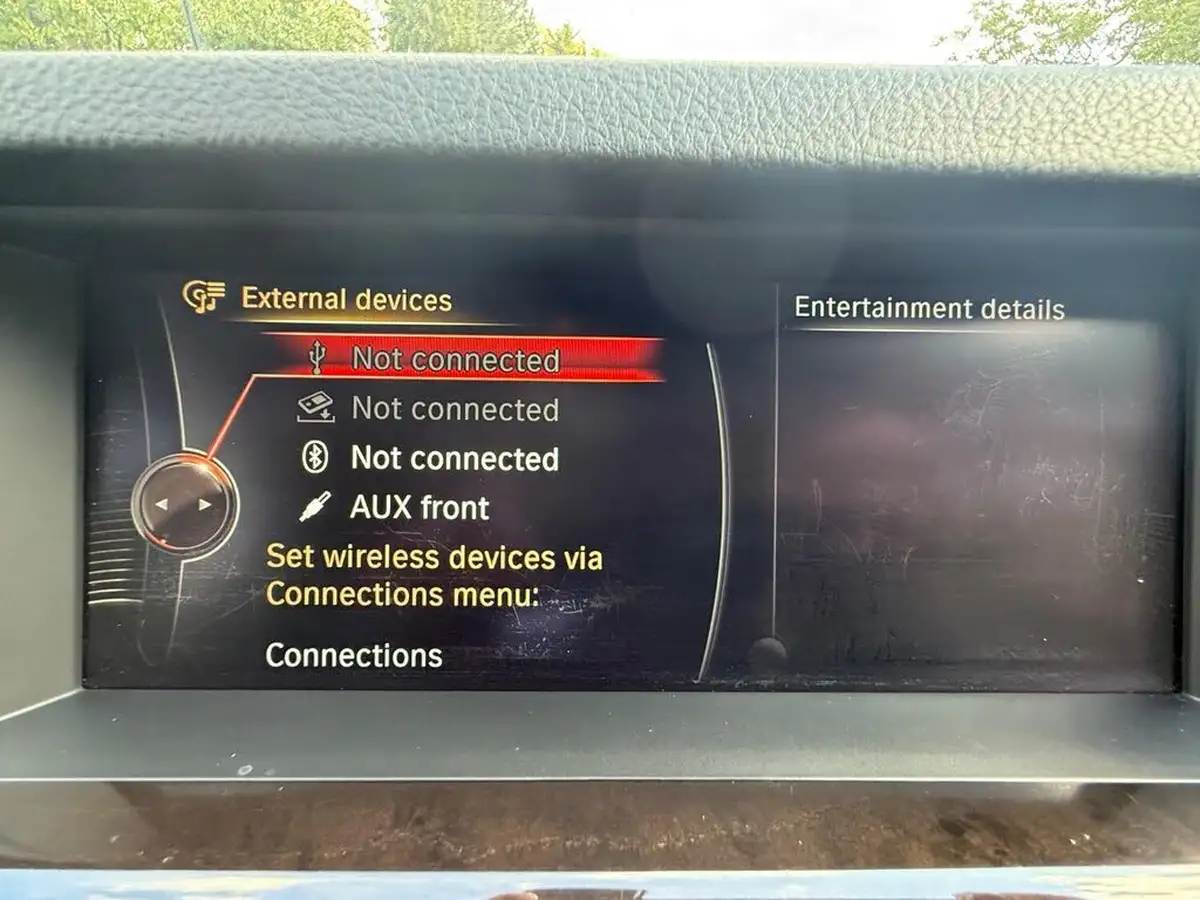 2014-bmw-5-series-30td-530d-luxury-touring-5d-big-32