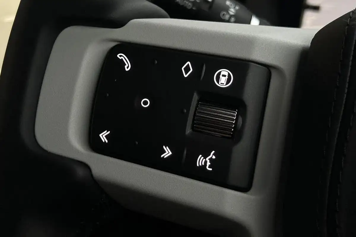2024-land-rover-90-defender-30-d350-x-dynamic-hse-big-38