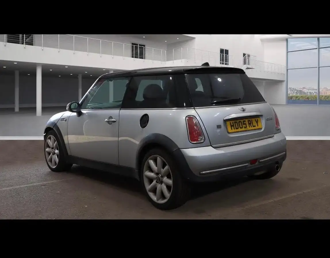 2005-mini-cooper-16-cooper-116bhp-hatchback-3d-big-5
