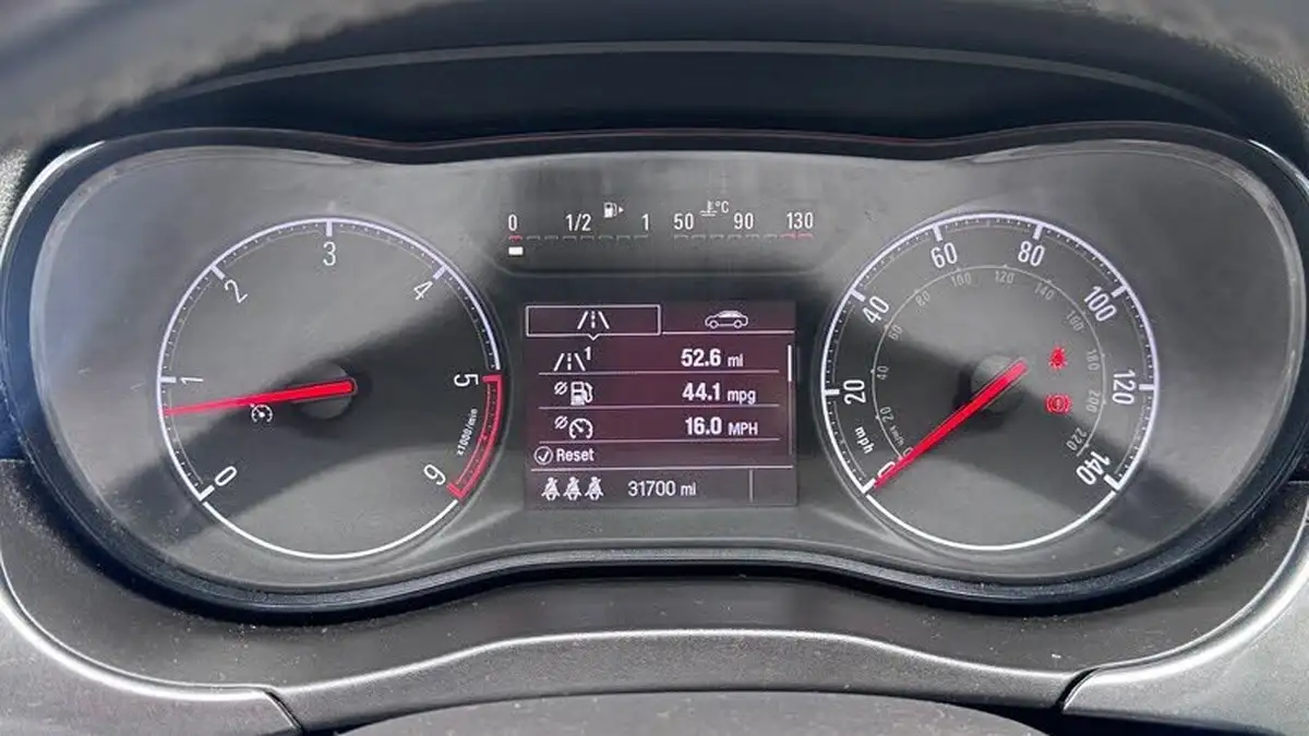 2014-vauxhall-corsa-13cdti-excite-acss-3d-big-17