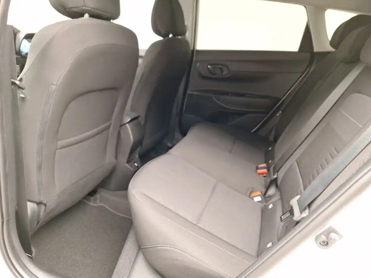 2025-hyundai-bayon-10-t-gdi-premium-100ps-two-tone-roof-big-5