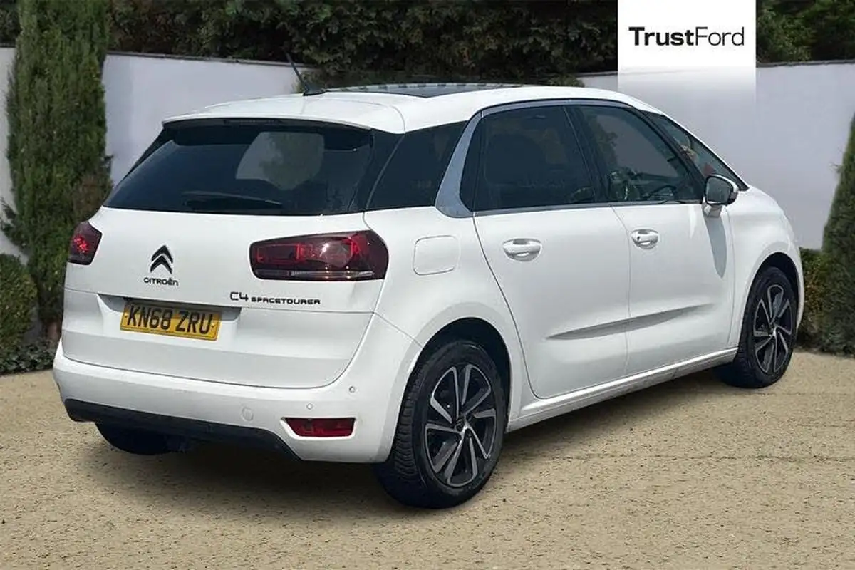 2018-citroen-c4-spacetourer-15bluehdi-flair-big-3
