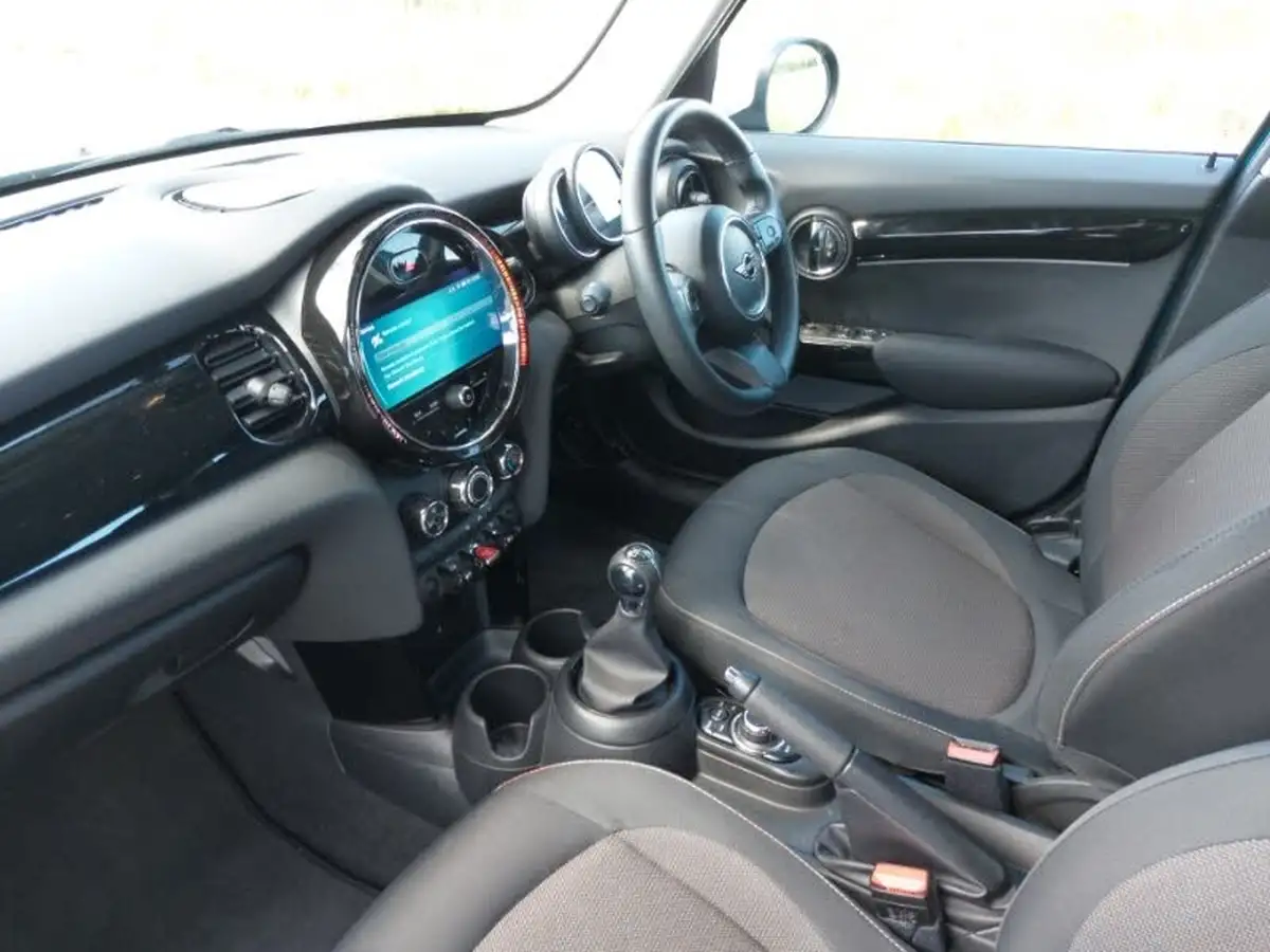 2022-mini-cooper-15-cooper-classic-hatchback-5d-big-4