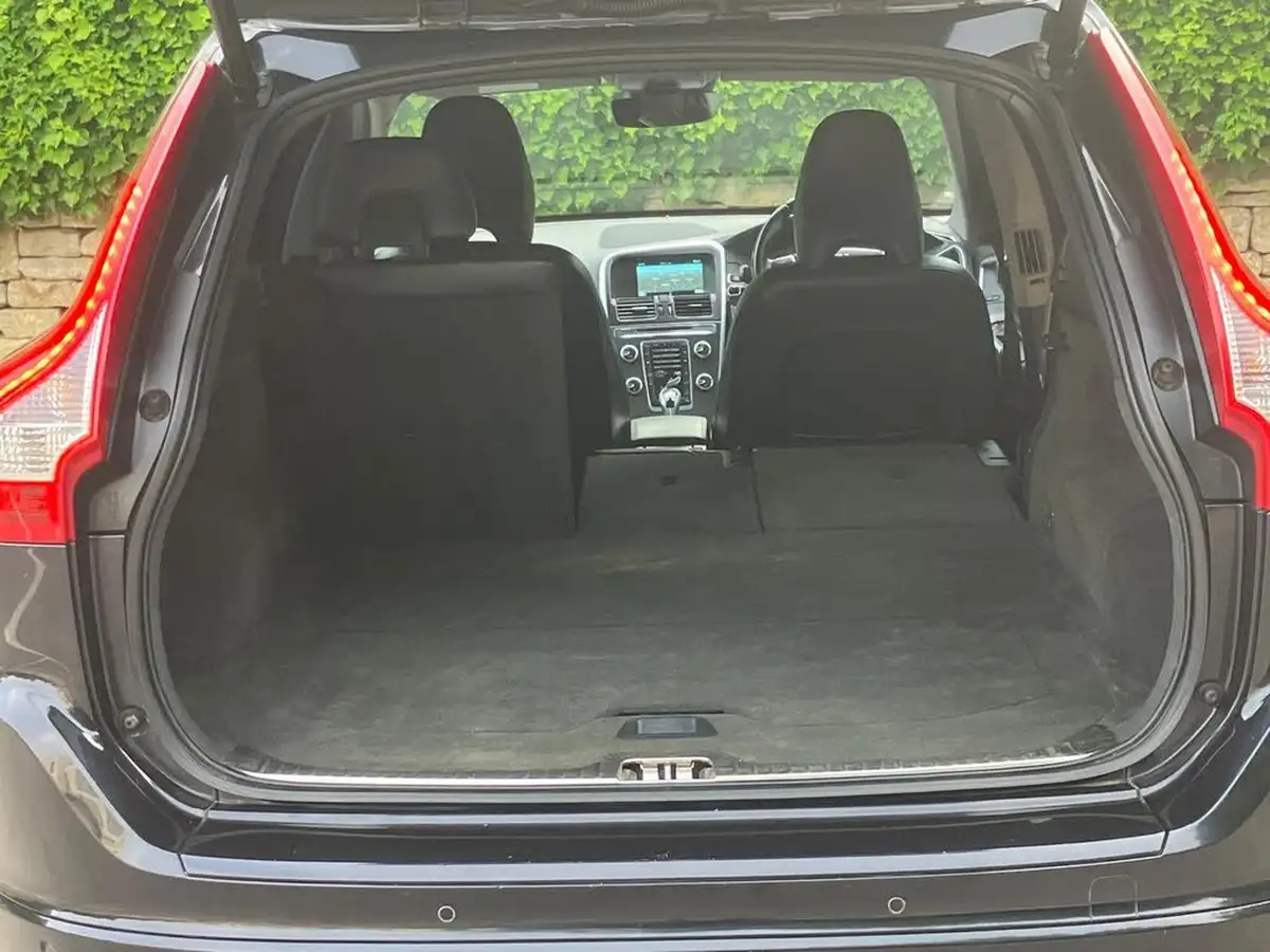 2015-volvo-xc60-24td-d5-se-lux-215bhp-geartronic-big-17