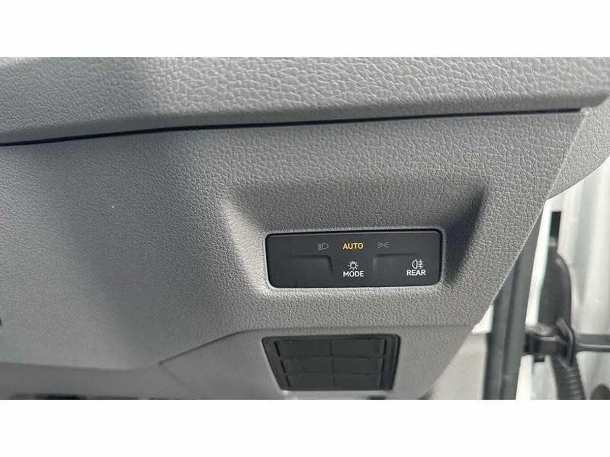2025-volkswagen-crafter-20tdi-cr35-mwb-commerce-140pseu6d-panel-van-big-27