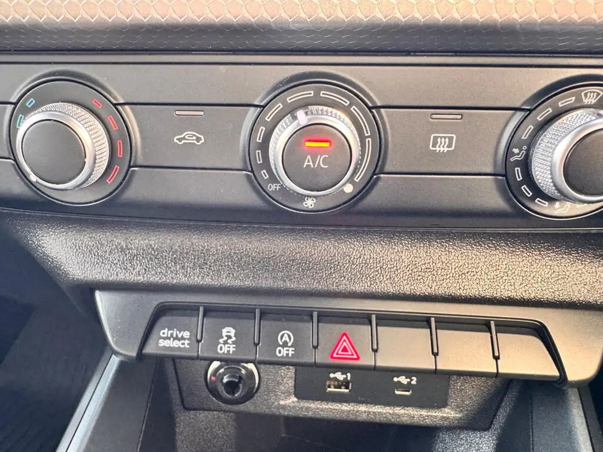 2020-audi-a1-15-35-tfsi-s-line-style-edition-tronic-big-32