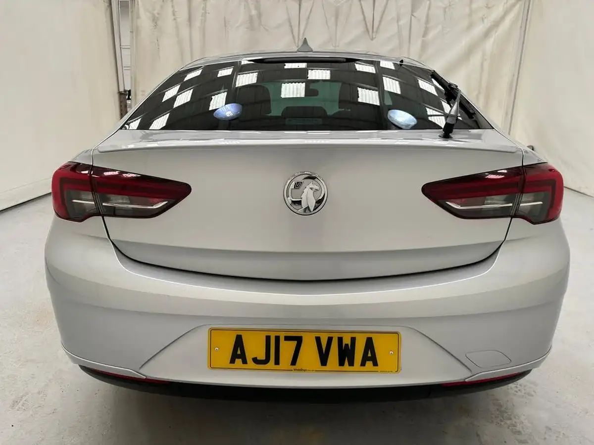 2017-vauxhall-insignia-grand-sport-15-turbo-sri-vx-line-nav-big-6