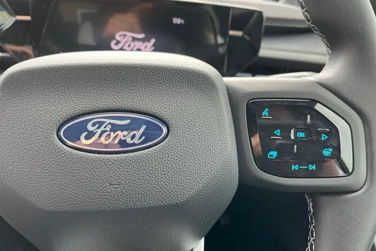 2024-ford-explorer-e-premium-286ps-77kwh-big-35