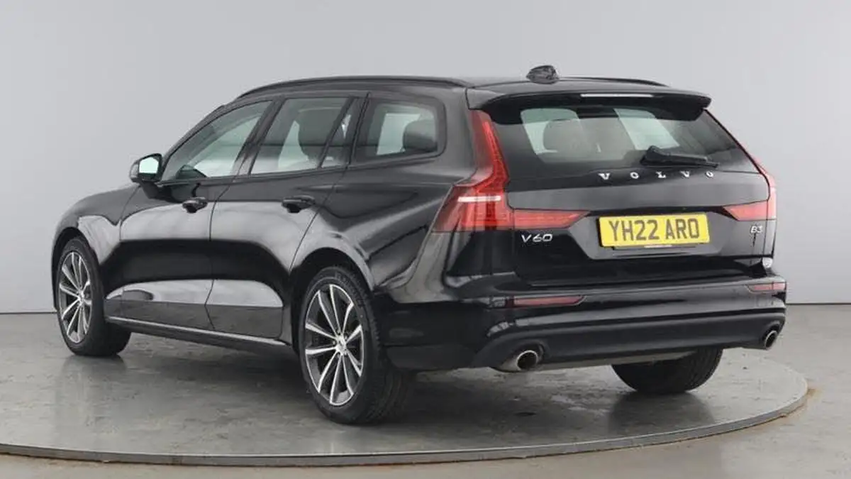 2022-volvo-v60-20-b3-momentum-161bhp-big-2