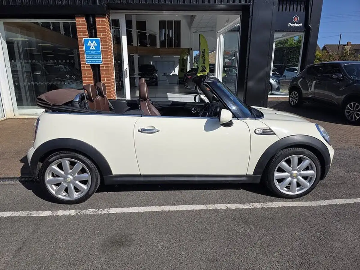 2010-mini-cooper-16-cooper-120bhp-convertible-2d-big-7
