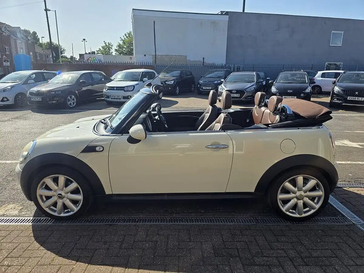2010-mini-cooper-16-cooper-120bhp-convertible-2d-big-3
