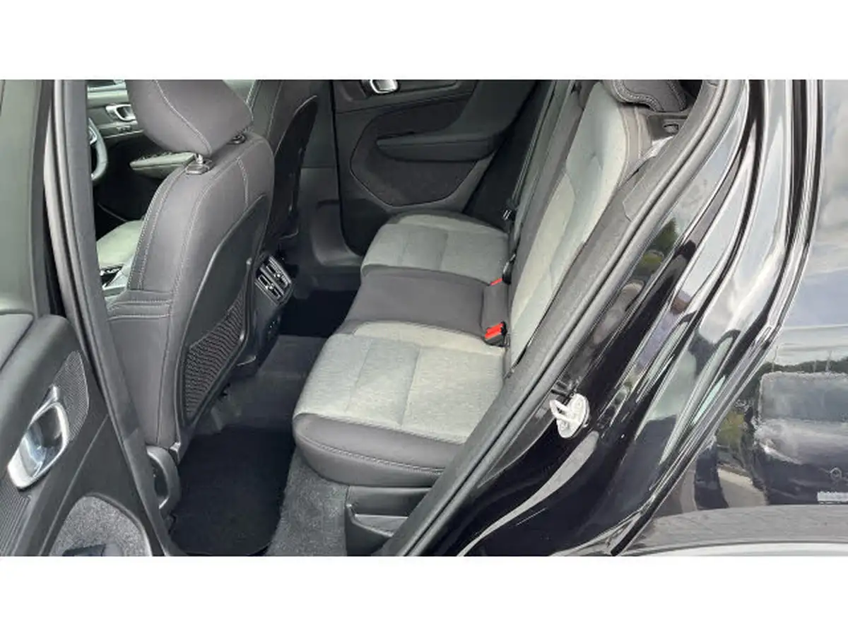 2024-volvo-xc40-20-b3-plus-big-32