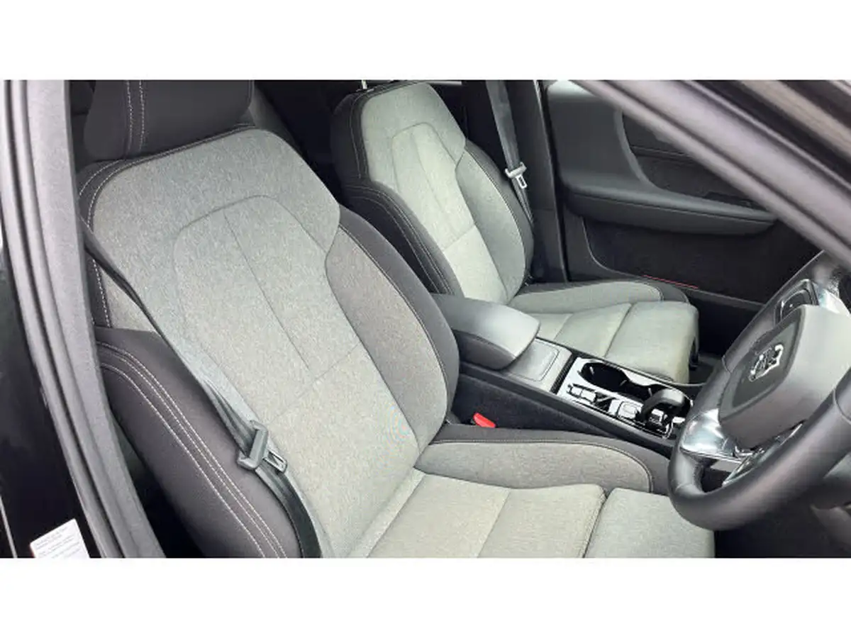 2024-volvo-xc40-20-b3-plus-big-8