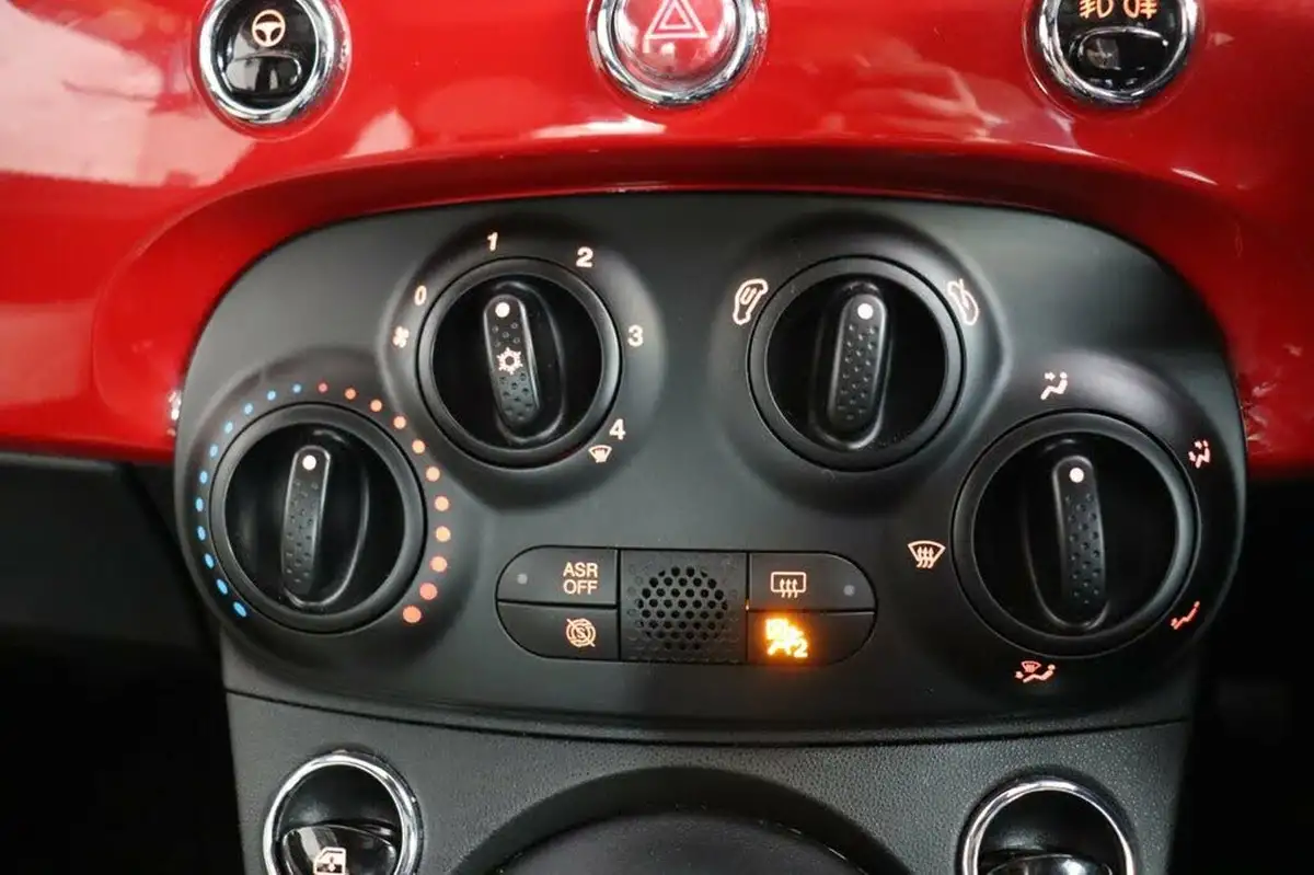 2022-fiat-500-10-dolcevita-big-18