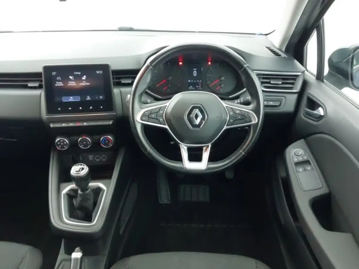 2020-renault-clio-10-sce-iconic-75bhp-big-6