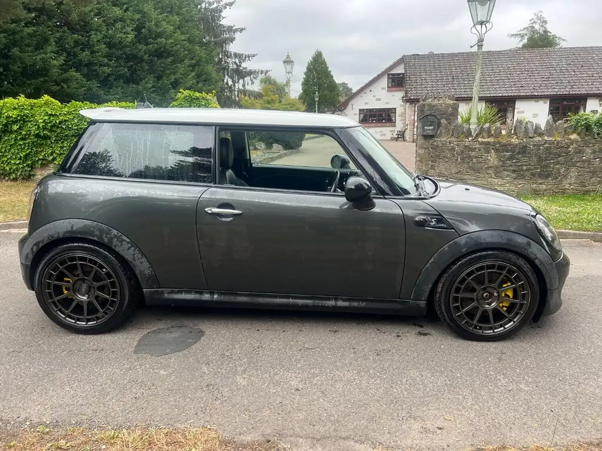 2010-mini-cooper-16-cooper-s-hatchback-3d-big-3