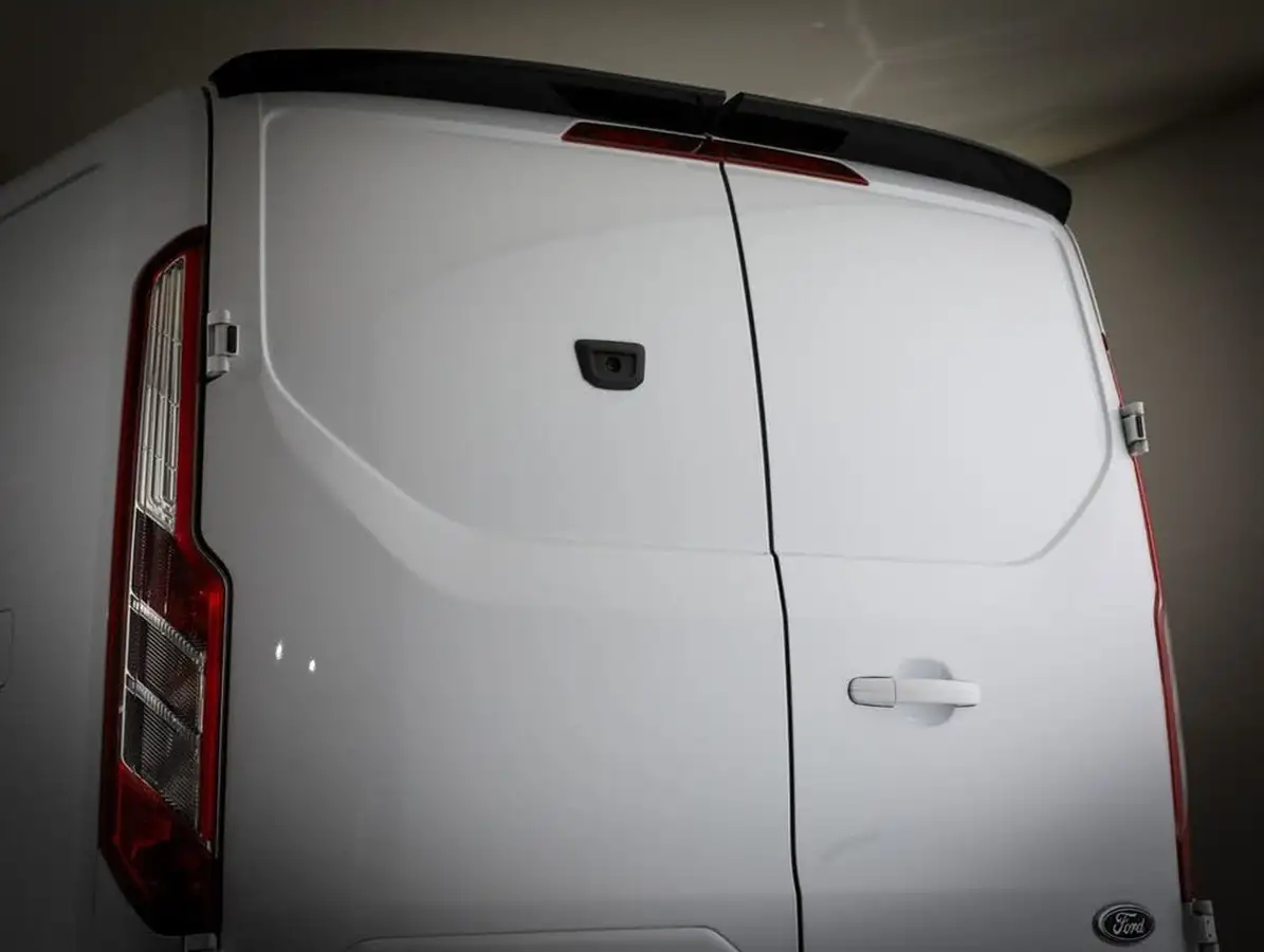 2023-ford-transit-custom-big-18