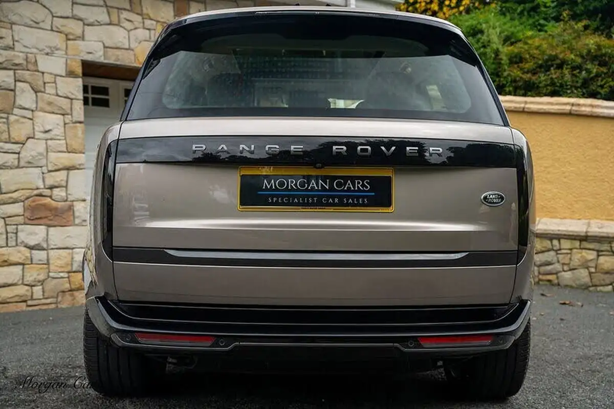 2022-land-rover-range-rover-30-p400-se-big-12