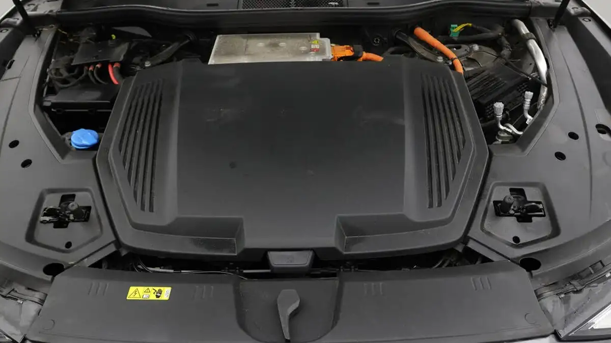 2022-audi-e-tron-50e-black-edition-sportback-big-30