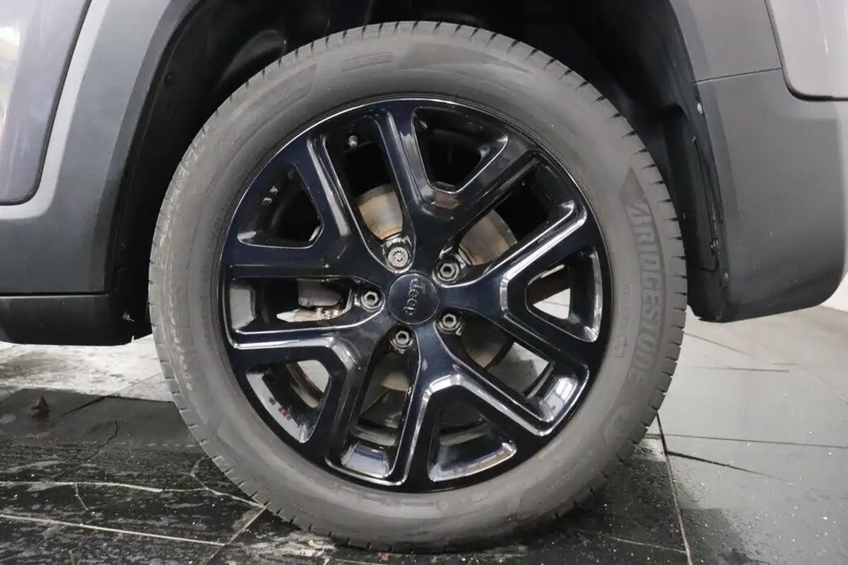 2021-jeep-renegade-10-gse-night-eagle-big-35