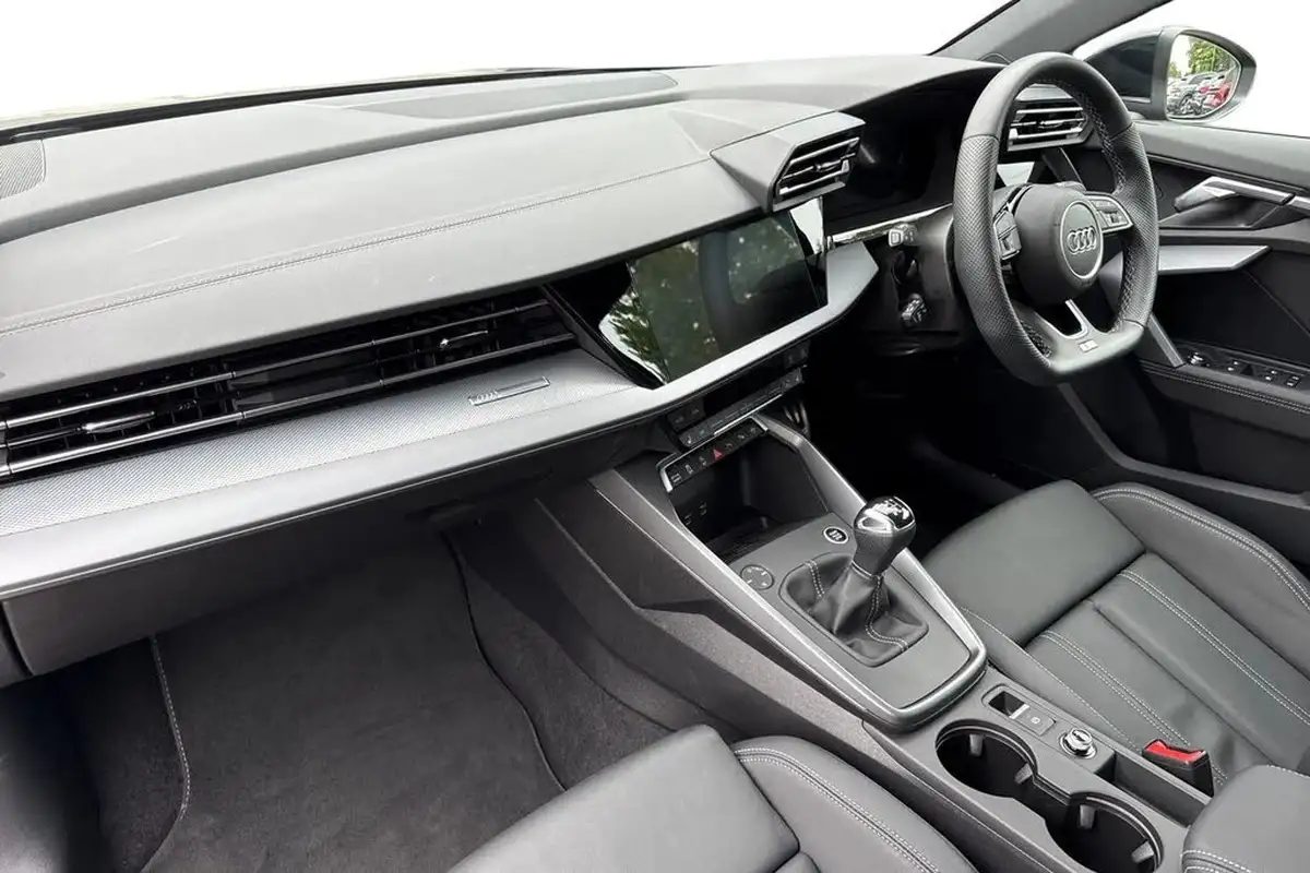2024-audi-a3-15-35-tfsi-s-line-saloon-4d-big-14
