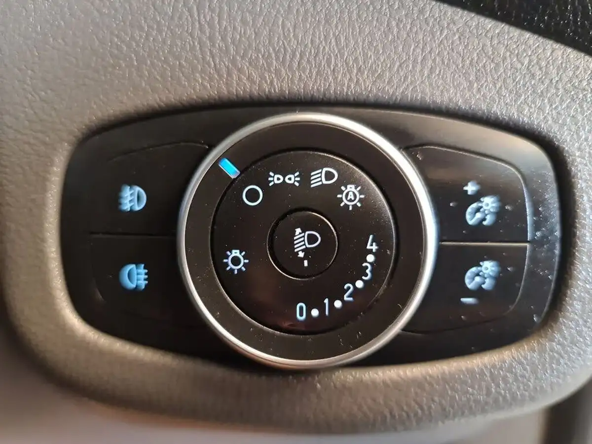 2020-ford-transit-connect-15-ecoblue-l1-200-limited-big-28