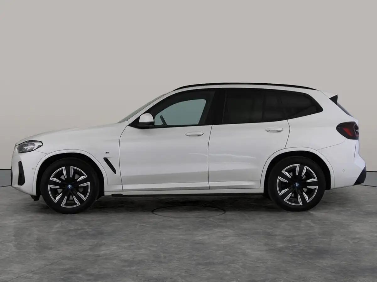 2021-bmw-ix3-e-m-sport-big-3