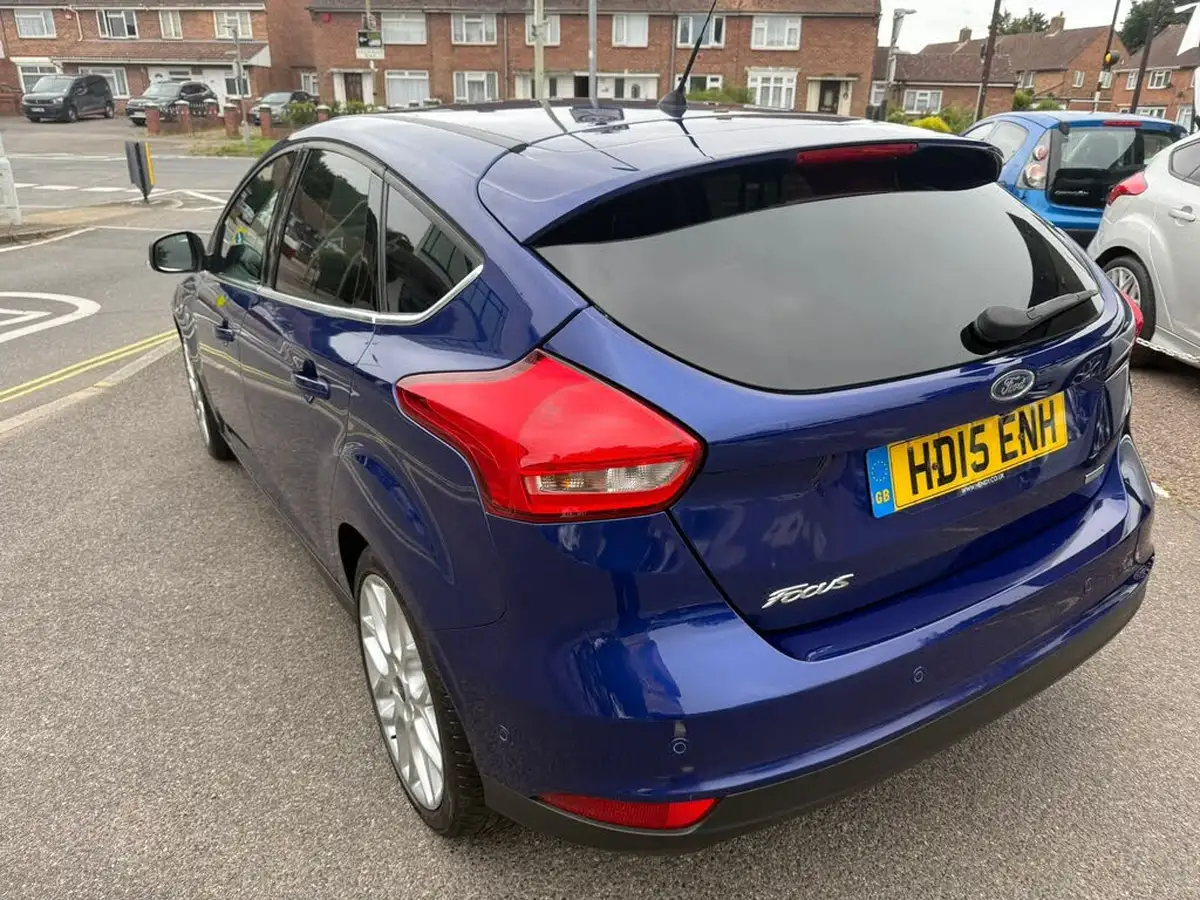 2015-ford-focus-10-titanium-x-t-125ps-hatchback-big-6