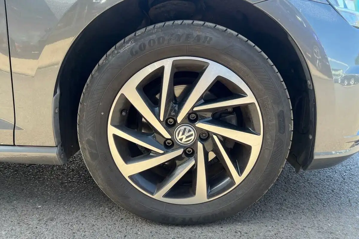 2019-volkswagen-golf-10-tsi-match-hatchback-5d-big-40