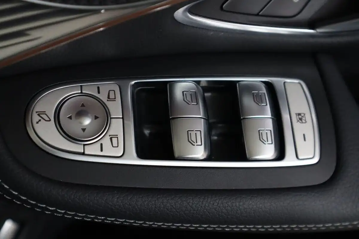 2021-mercedes-benz-eqc-e-eqc-400-amg-line-premium-big-24