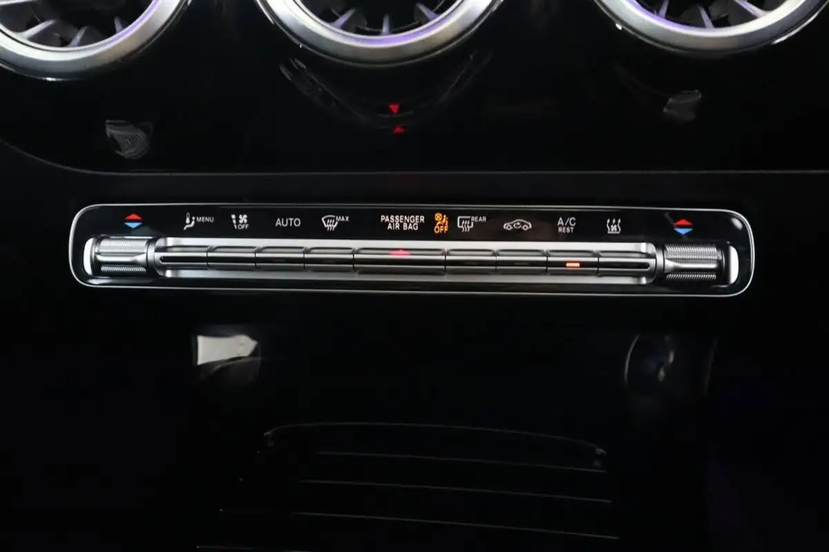 2022-mercedes-benz-cla-13-cla-250e-amg-line-premium-plus-night-edition-coupe-4d-big-52