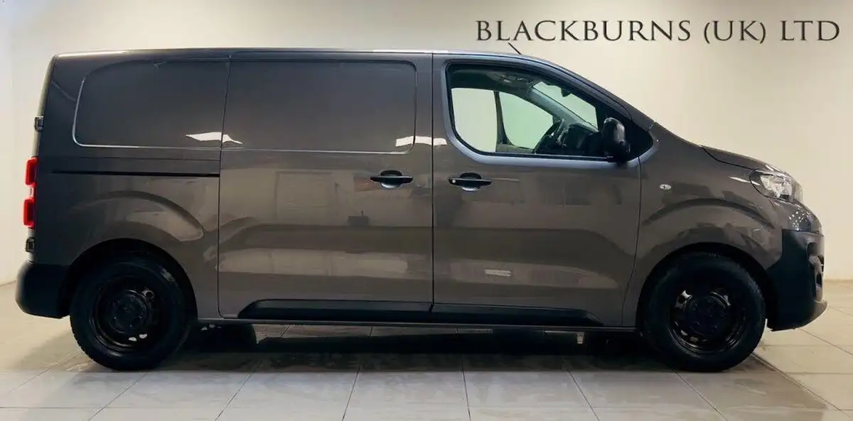 2020-peugeot-expert-15-bluehdi-professional-compact-1000-big-1