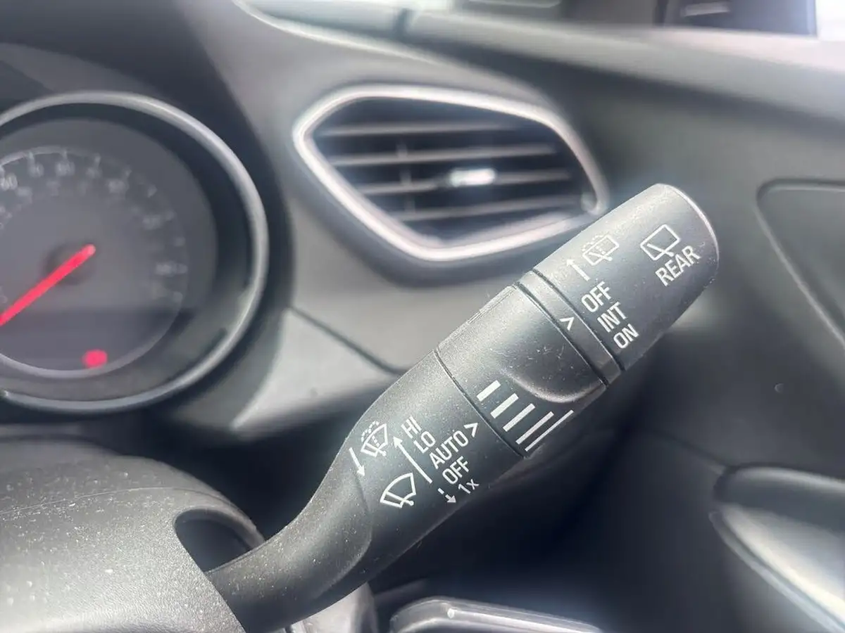 2020-vauxhall-grandland-x-12-sri-nav-big-20