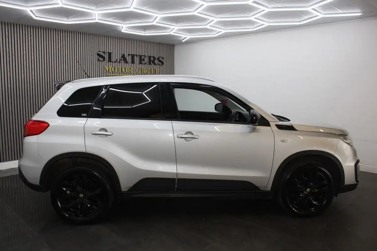 2018-suzuki-vitara-16-kuro-big-1