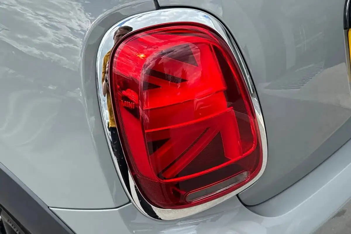 2020-mini-cooper-15-cooper-classic-hatchback-3d-auto-big-41