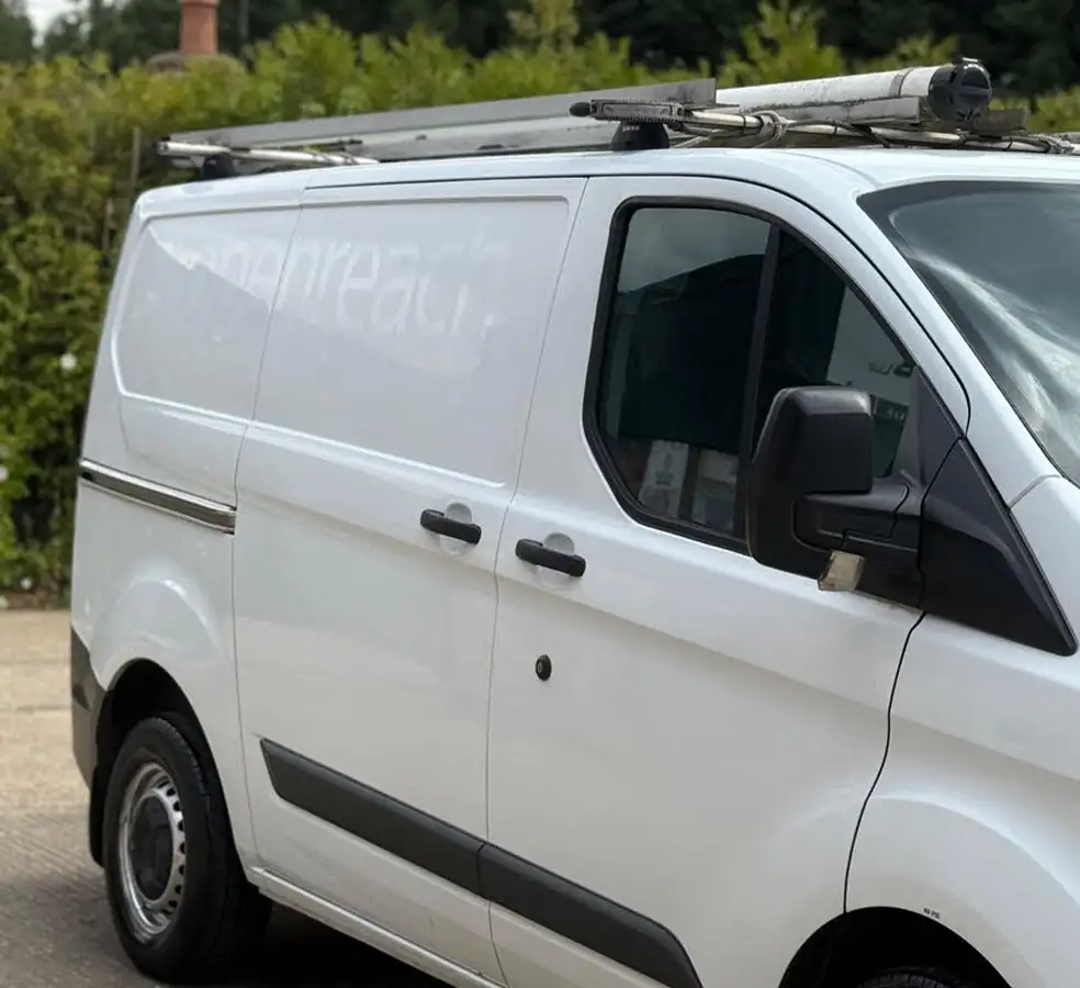 2017-ford-transit-custom-20tdci-310-l1h1-105pseu6-panel-van-big-21