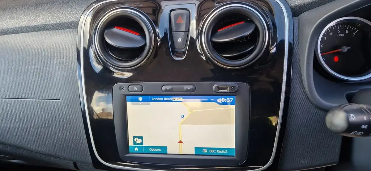 2019-dacia-sandero-stepway-09-tce-techroad-big-10