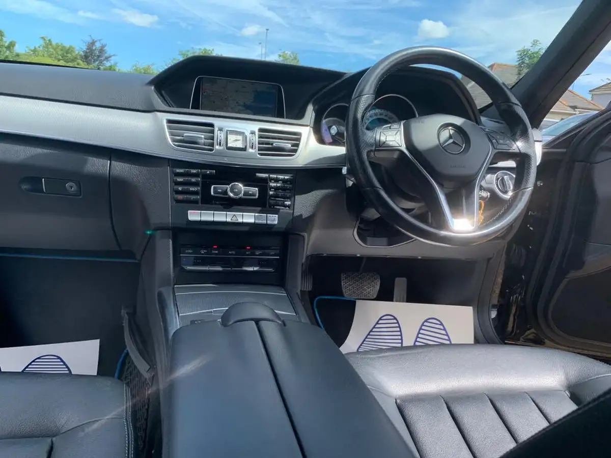 2014-mercedes-benz-e-class-21td-e300-se-saloon-4d-big-36