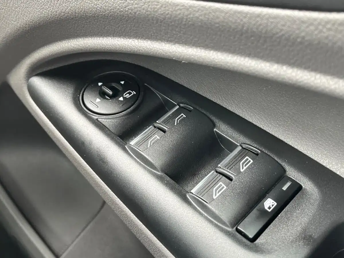 2022-ford-grand-tourneo-connect-15-active-120ps-ecoblue-1499cc-powershift-big-58