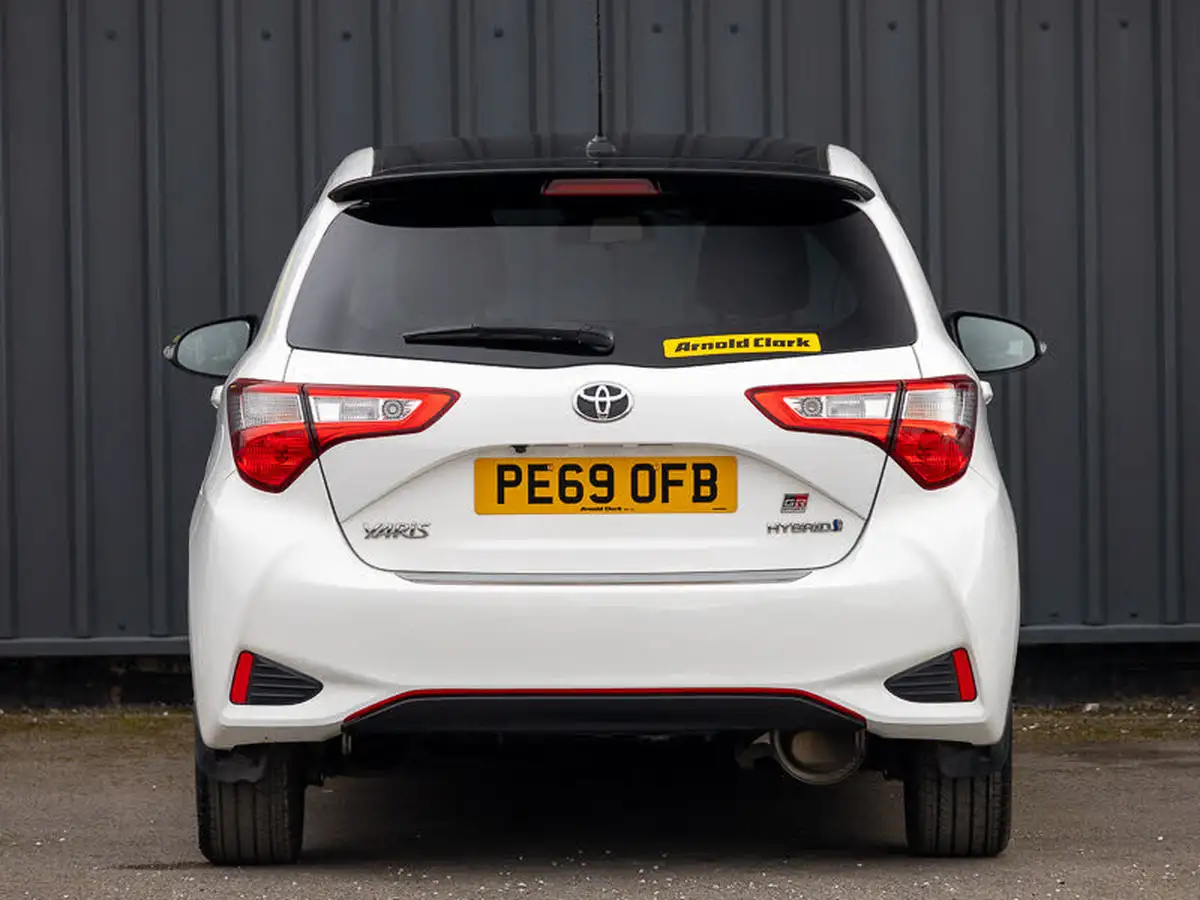 2019-toyota-yaris-15-vvt-i-gr-sport-big-11