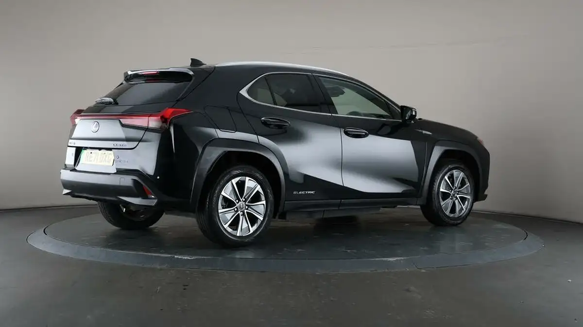 2021-lexus-ux-300e-e-ux-big-7