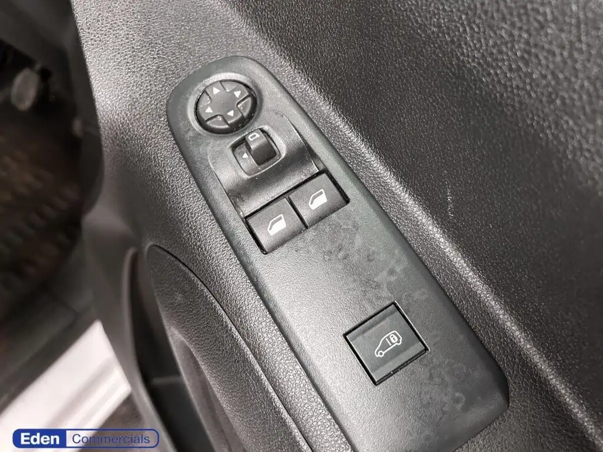 2024-vauxhall-combo-15cdti-prime-100pseu6e-big-13