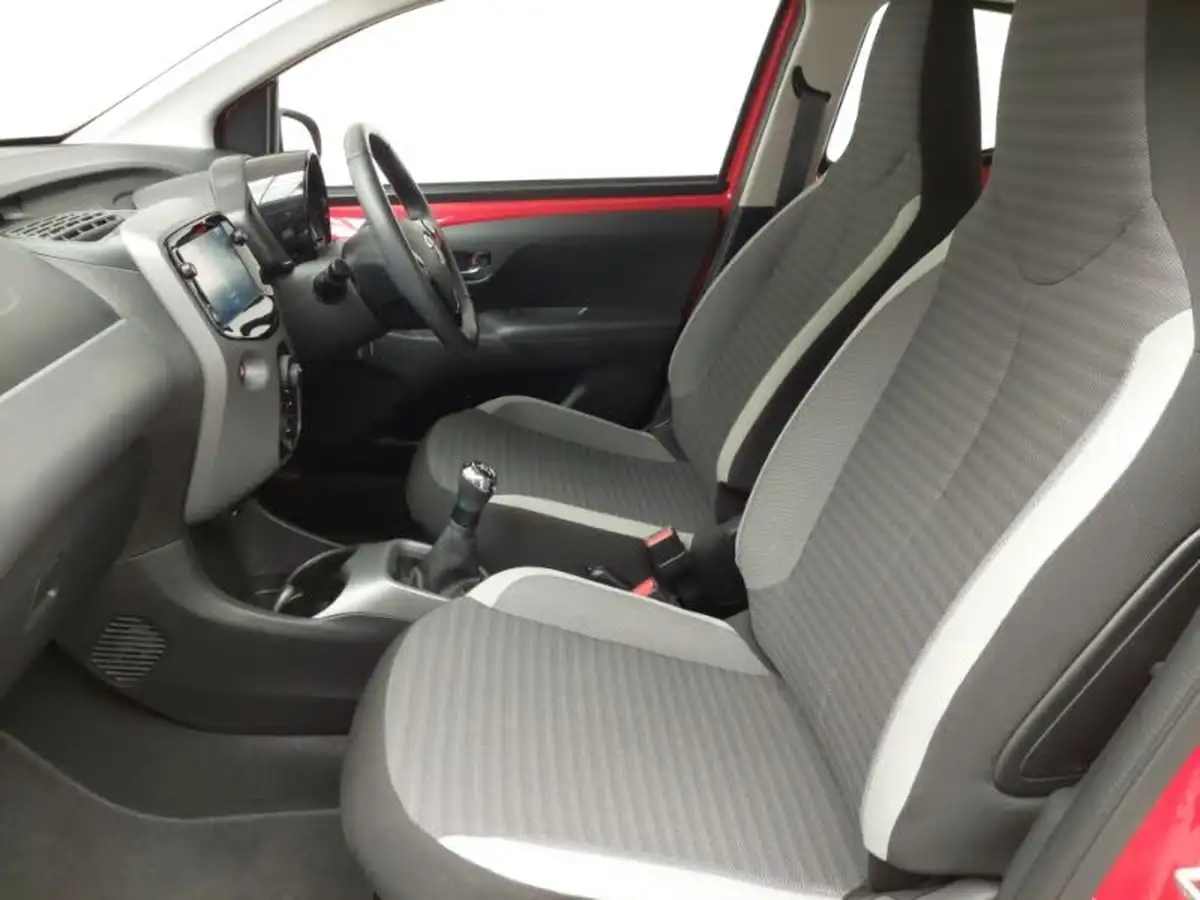 2019-toyota-aygo-10-vvt-i-x-play-big-4