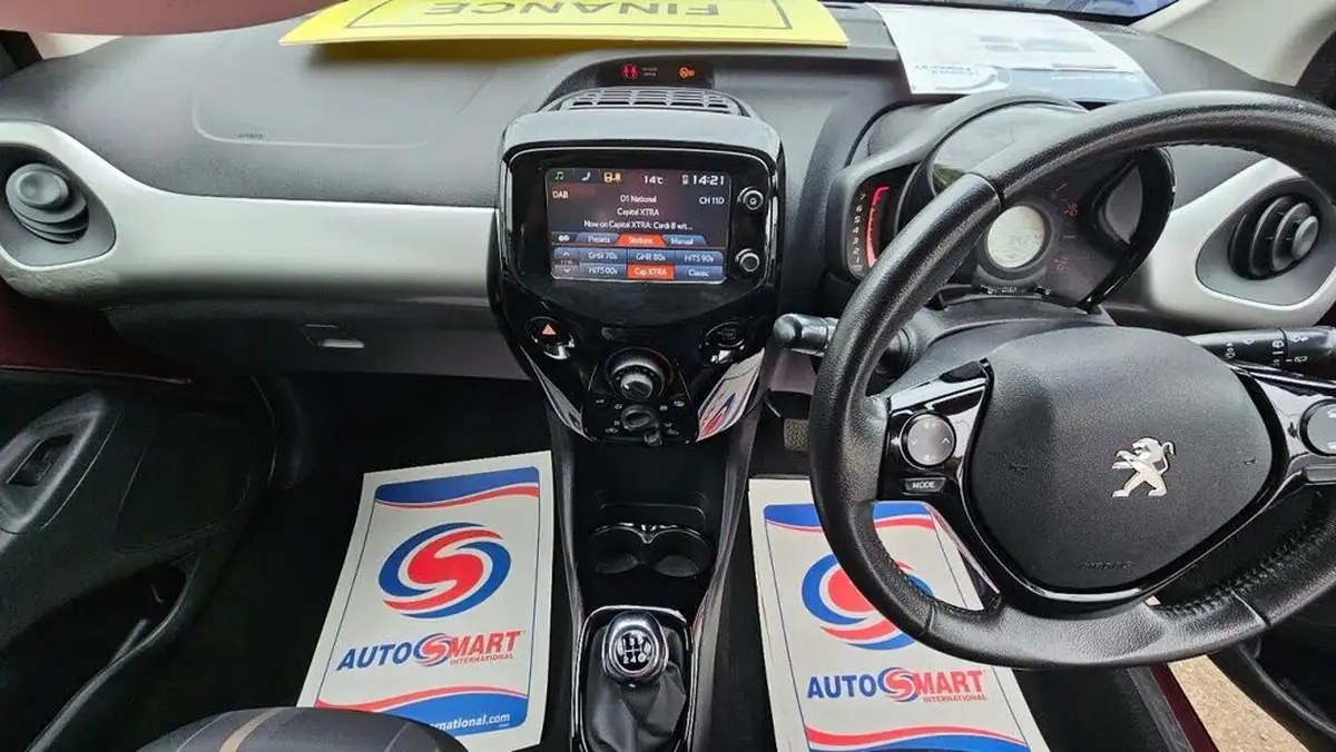 2016-peugeot-108-12-puretech-allure-hatchback-3d-big-23