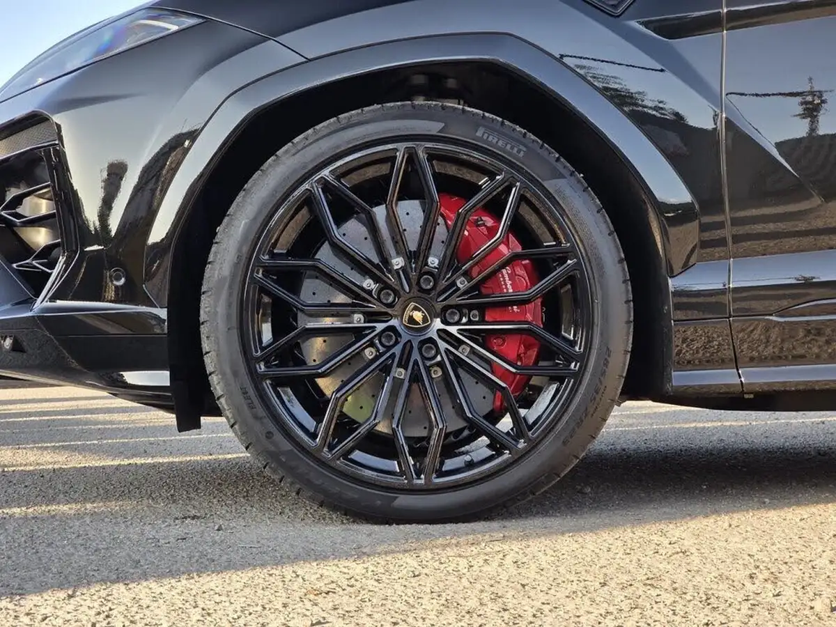 2025-lamborghini-urus-40-no-trim-big-64