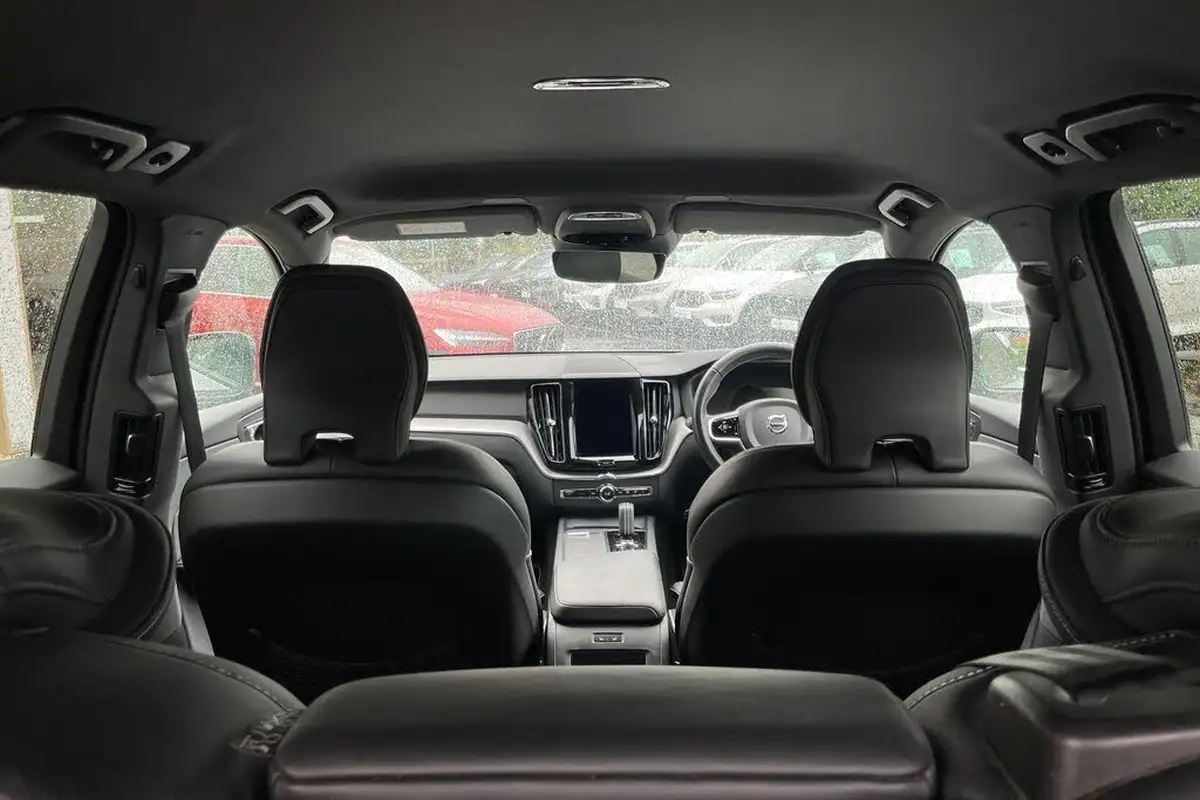 2021-volvo-xc60-20-b5-r-design-big-20