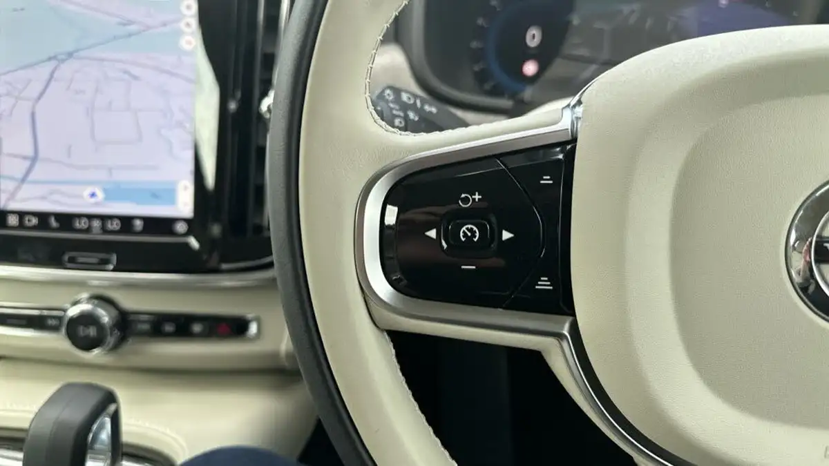 2025-volvo-v90-20-t6-plus-345bhp-dark-big-19