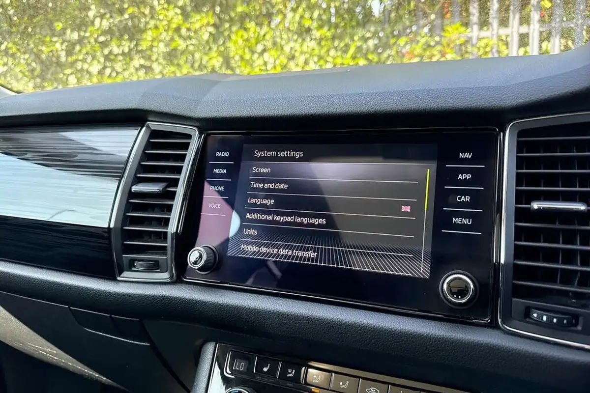 2017-skoda-kodiaq-20tdi-edition-150ps-4x4-5-seatsss-dsg-big-54